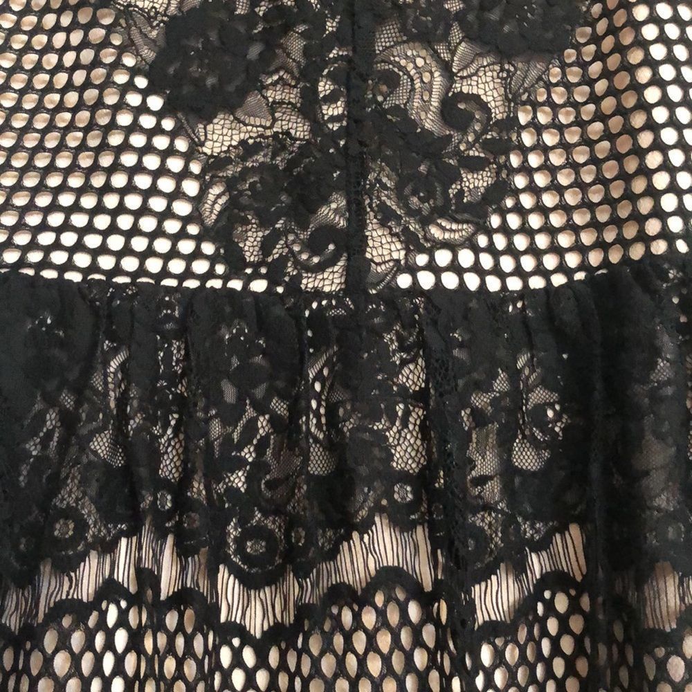 Adelyn Rae Lace Dress Size M - Picture 10 of 12